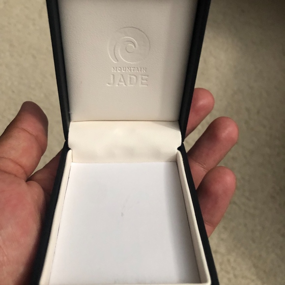 ❌SOLD❌Mountain Jade Pounamu New Zealand necklace - Picture 4 of 4